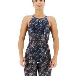 TYR Women's Avictor 2.0 tech suit Swimsuit competition.